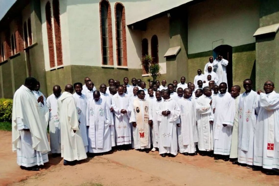 CELEBATION DE LA JOURNEE MONDIALE DE LA SANCTIFICATION DES PRETRES DANS LE DIOCESE DE BUBANZA