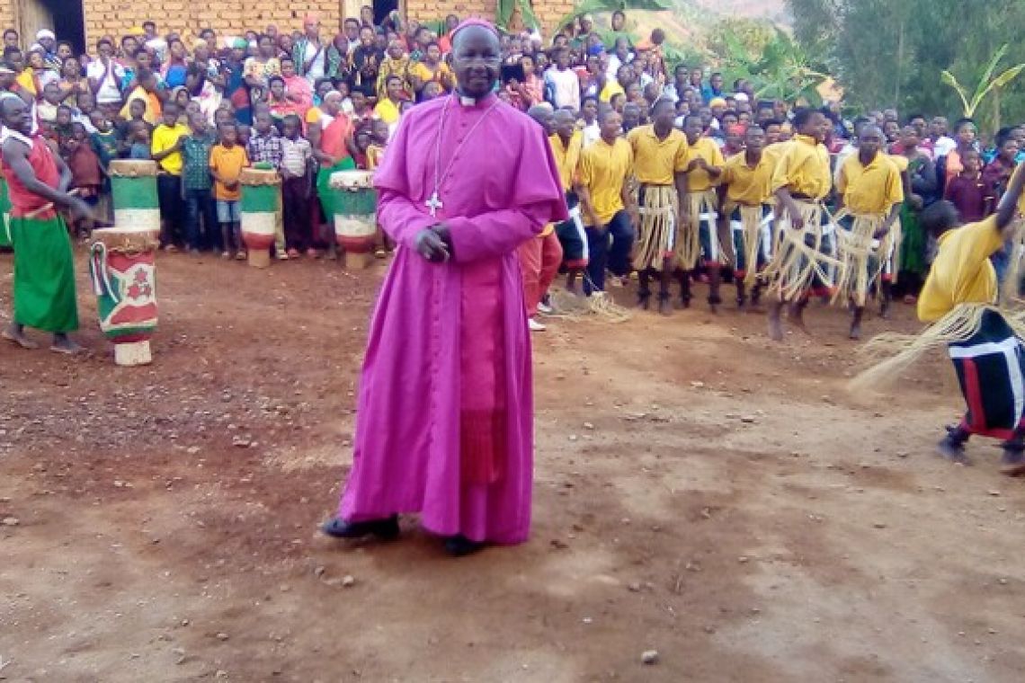 L’EVEQUE DE BURURI A BENI L’EGLISE DE LA SUCCURSALE DE MURORE