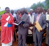 BENEDICTION D’UNE NOUVELLE EGLISE DE LA SUCCURSALE DE MURESI EN PAROISSE DE MAKAMBA PAR L’ORDINAIRE DU LIEU