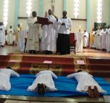 PROFESSIONS ET JUBILE D’ARGENT DANS LA FAMILLE DES DISCIPLES DE JESUS CHRIST 