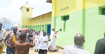 MARATHON DE CONSECRATION DES EGLISES  CONSTRUITES EN DIOCESE  BUBANZA