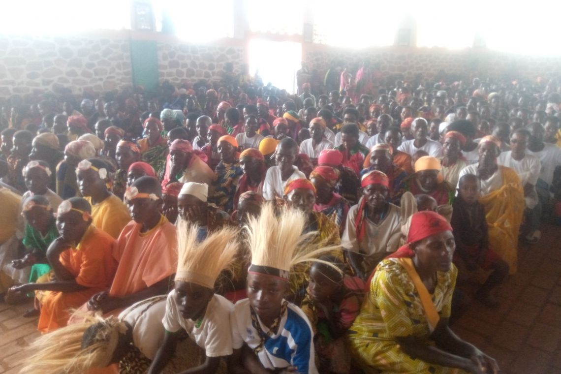 PARUWASE RUSAMAZA: ABORO NI BO  TUNGA RY'EKLEZIYA