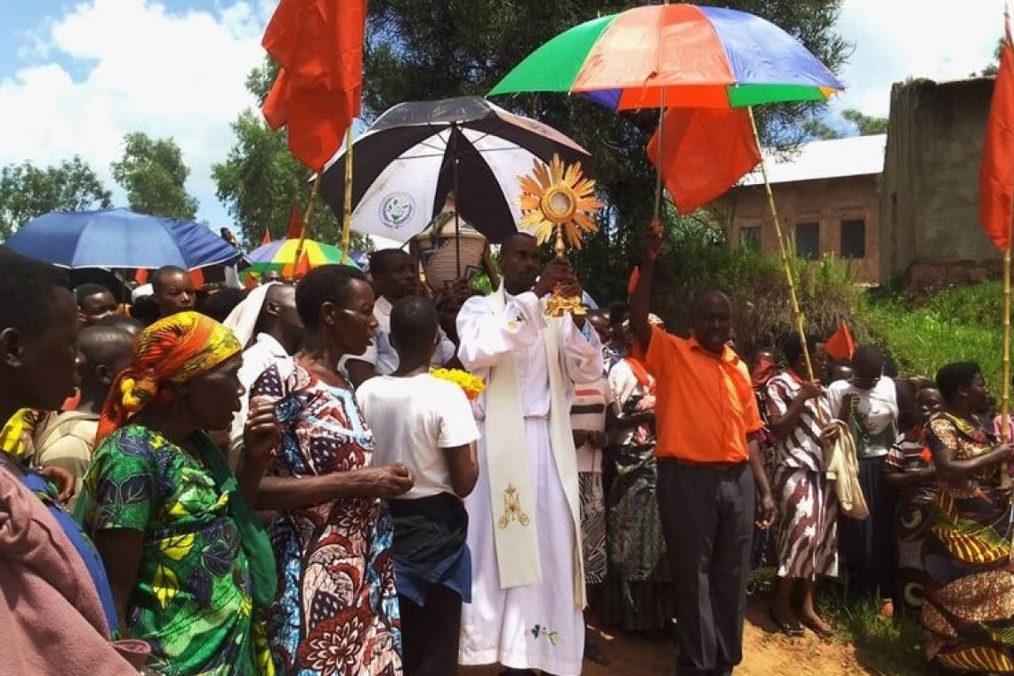 ABANAGUWE MURI MUTIMA MWERANDA BO MURI PAROISSE KIBAGO BARAGIZE URUGENDO RWERANDA