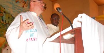 VISITE DES PERES CANADIENS A L’EGLISE QUI EST AU BURUNDI