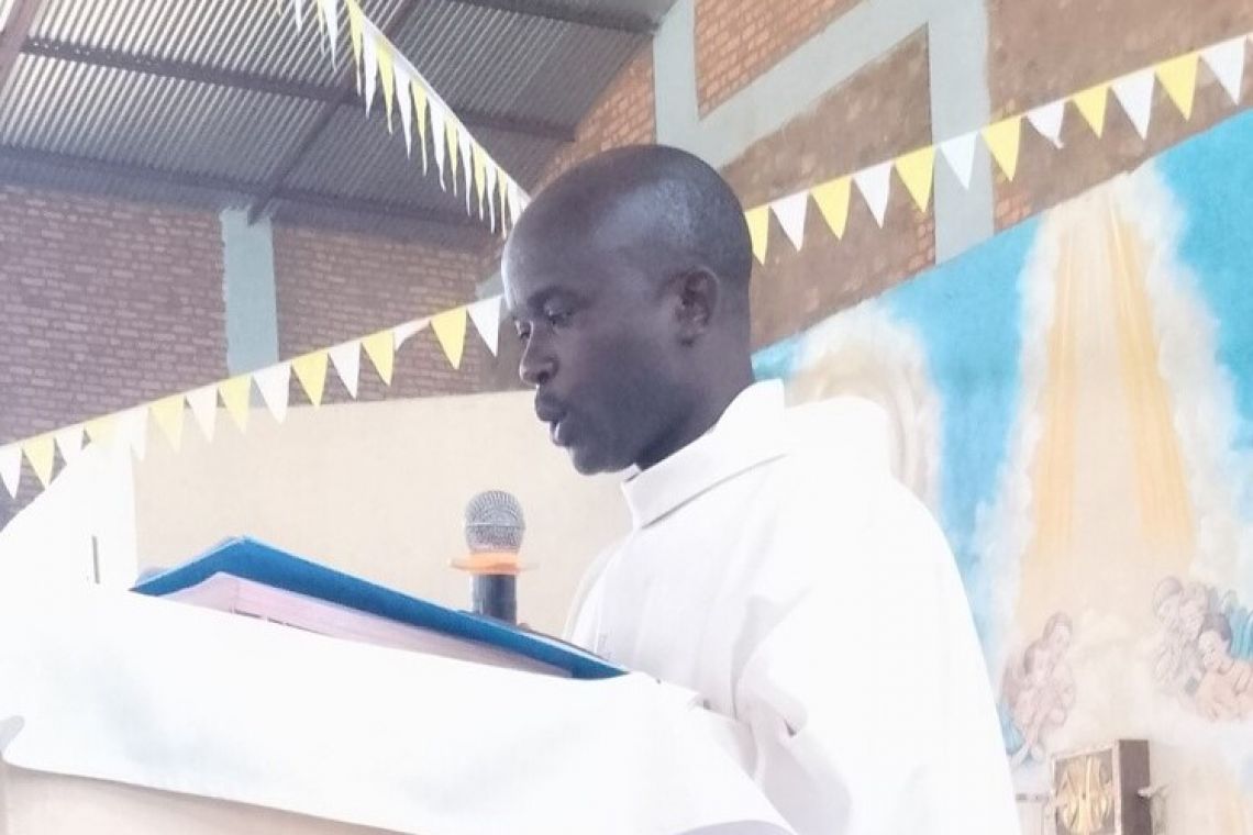 PREMIERE COMMUNION DANS LA PAROISSE DE KIGUHU