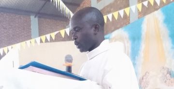 PREMIERE COMMUNION DANS LA PAROISSE DE KIGUHU