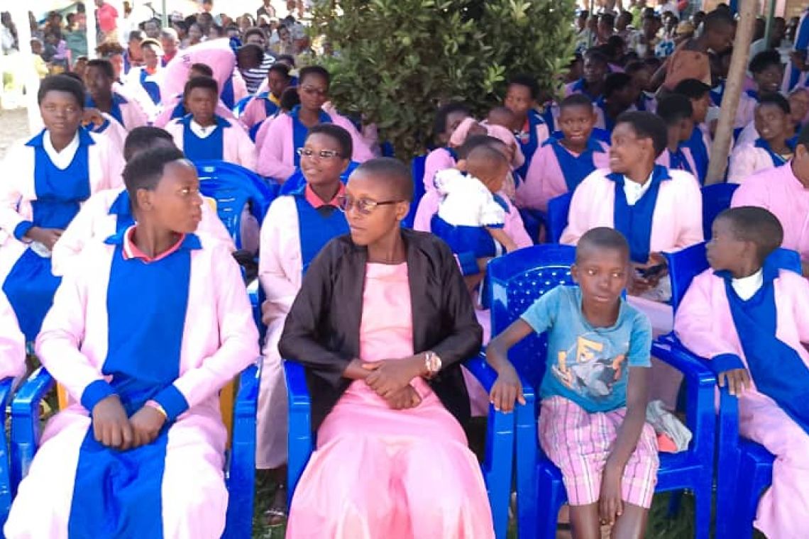 PARUWASE RUYIGI : UBUMARATIRI SI UGUSESA AMARASO GUSA.