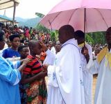 ADMINISTRATION DU SACREMENT DE CONFIRMATION A LA PAROISSE DE MABAYI
