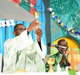 CELEBRATION DE LA MESSE DE PREMICES A LA PAROISSE DE BUHONGA
