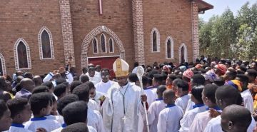 BENEDICTION DE L’EGLISE SUCCURSALE DE SONGORERO DANS LA PAROISSE BUYENGERO