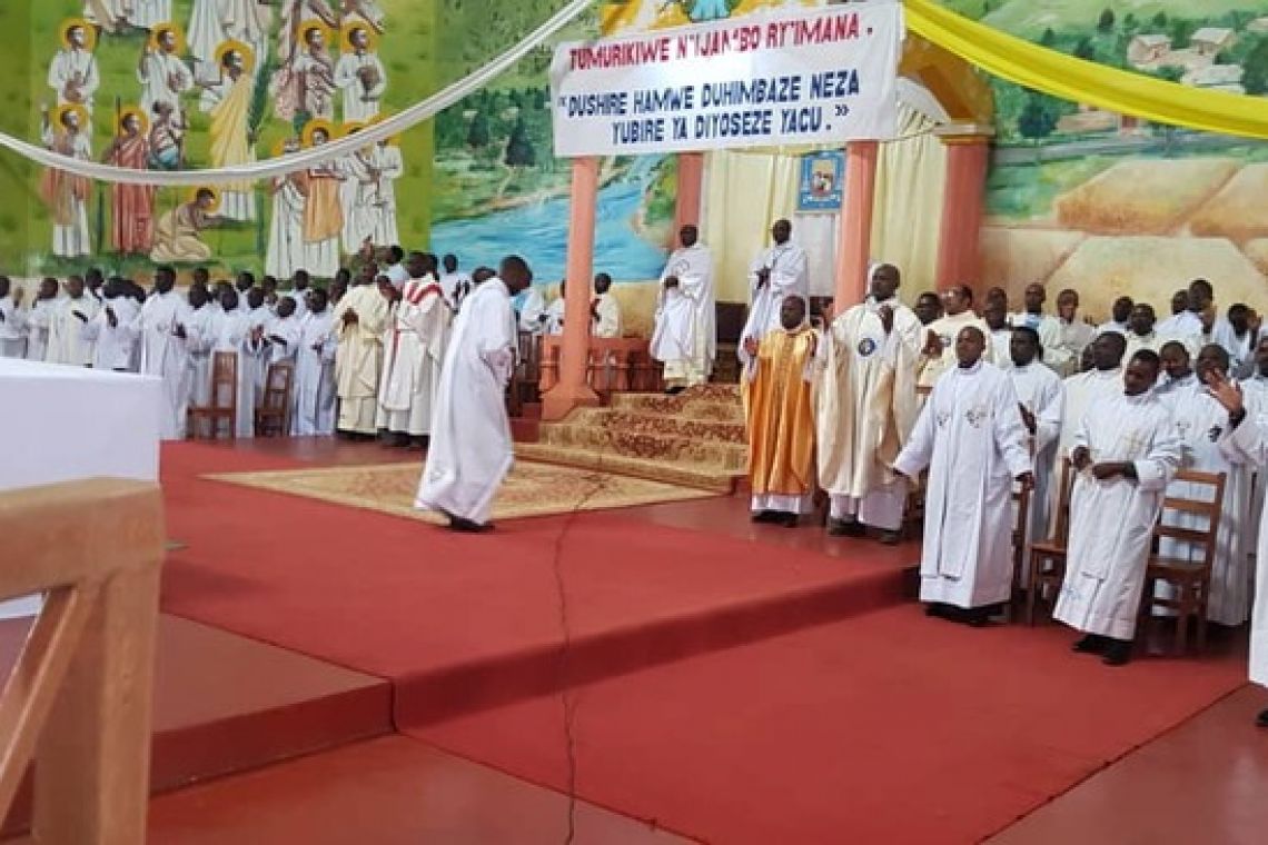 L’EVEQUE DE RUYIGI VIENT DE SOUFFLER SA QUATORZIEME BOUGIE D’ORDINATION EPISCOPALE