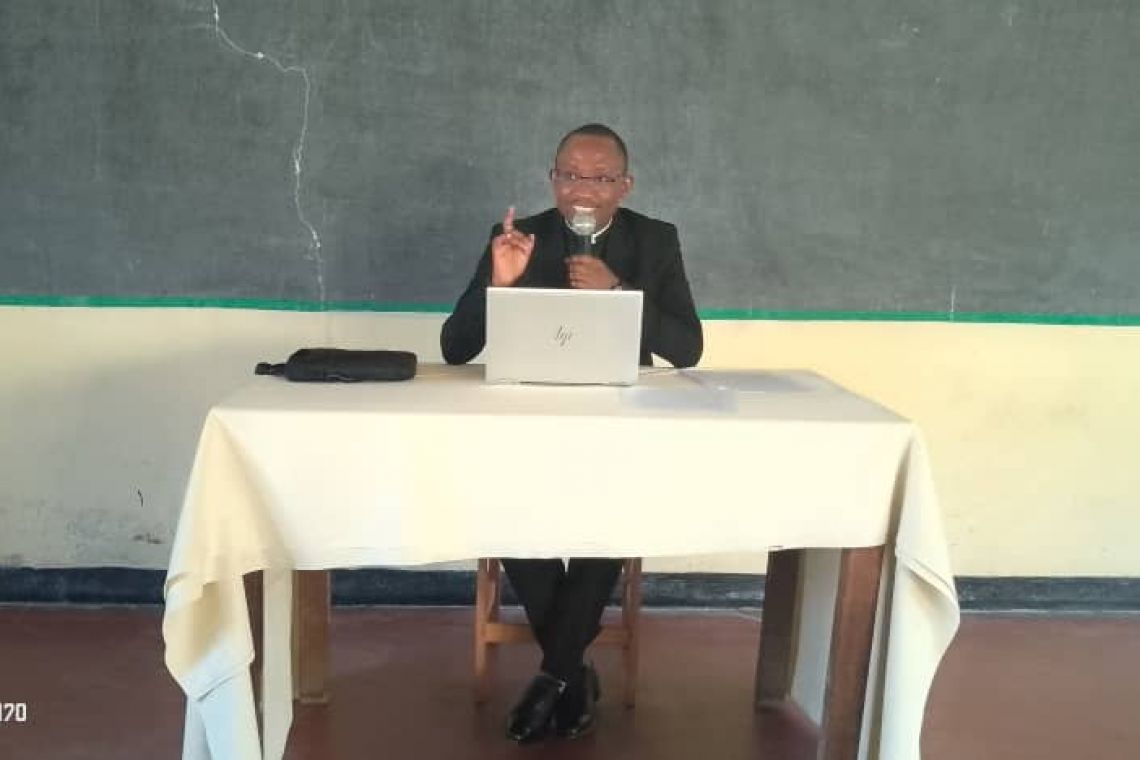 POUR UNE RELATION PERSONNELLE AVEC LE CHRIST