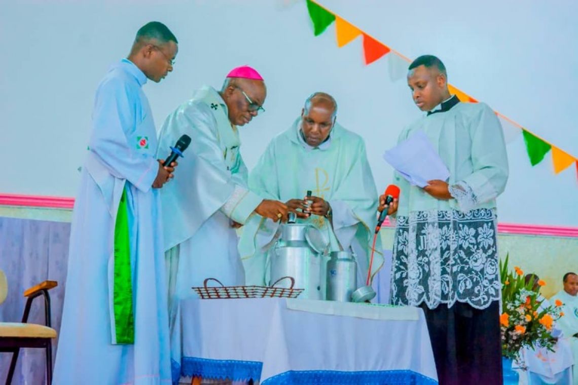 CELEBRATION DE LA MESSE CHRISMALE 2025 A GITEGA