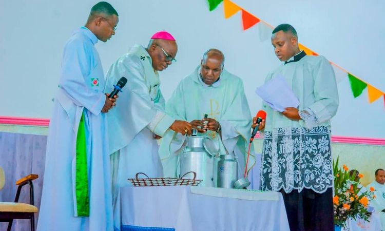 CELEBRATION DE LA MESSE CHRISMALE 2025 A GITEGA