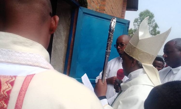 ENFIN, L’EGLISE DE LA SUCCURSALE GASENGA A ETE BENIE !