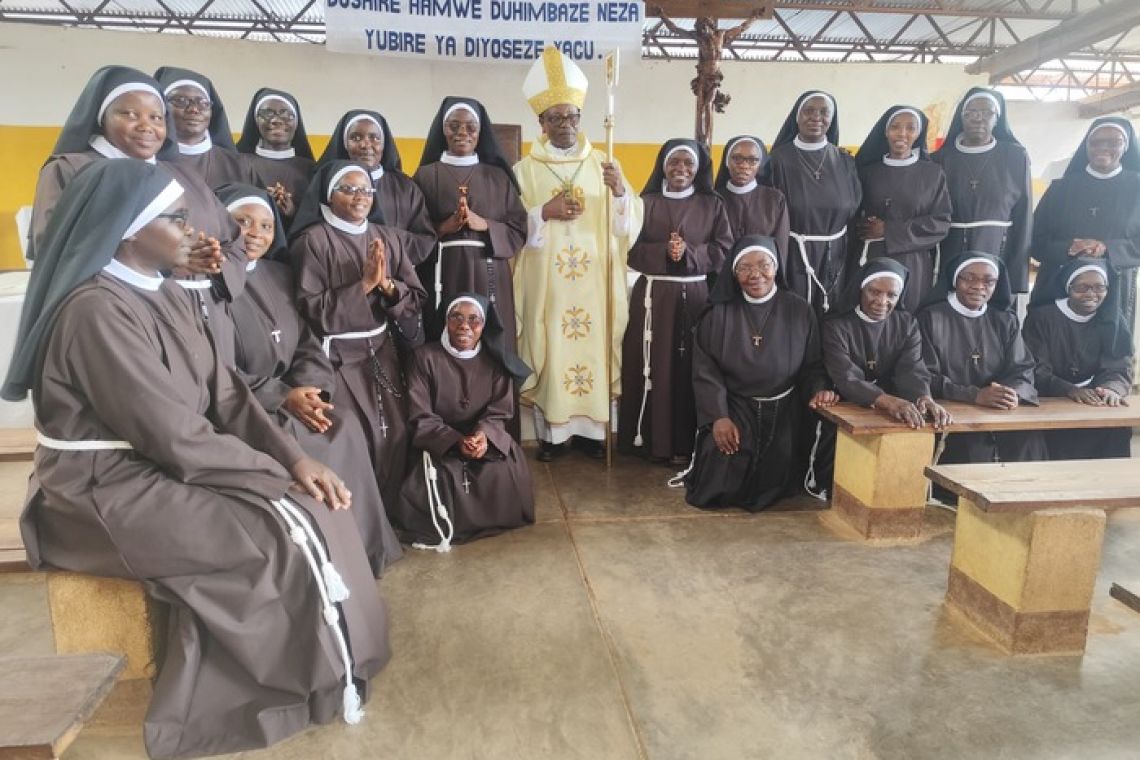 KAYONGOZI : CINQUANTE ANS SUR LES TRACES DE SAINT FRANÇOIS D’ASSISE