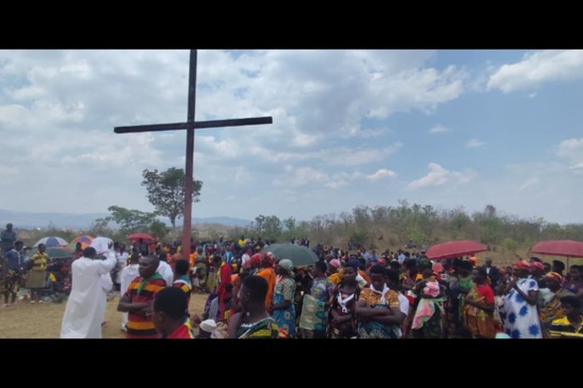 MISUGI: CELEBRATION DE LA FETE DE LA CROIX GLORIEUSE.