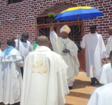 KAYOVE:  ENFIN UNE EGLISE SPACIEUSE