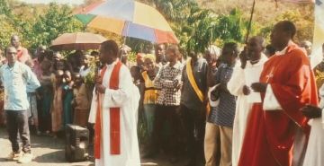 PELERINAGE DE LA CROIX DANS LA PAROISSE DE RUMONGE