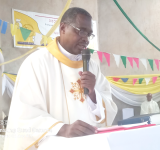 L’ABBÉ SALVATOR NGENDABANYIKWA REND GRACES AU SEIGNEUR