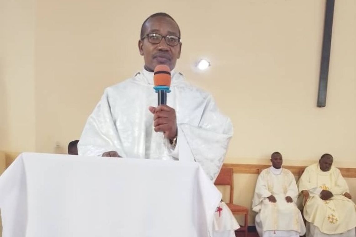 L'ABBE PHILIBERT NTIBITANGIRA A CELEBRE SON JUBILE D'ARGENT DANS LE SACERDOCE MINISTERIEL