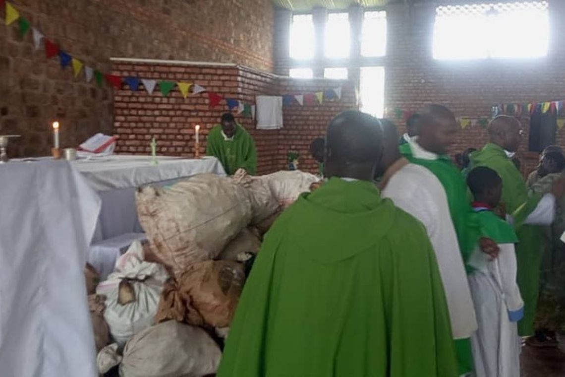 CELEBRATION DE LA JOURNEE MONDIALE DES PAUVRES AU NIVEAU DIOCESAIN A KIGARAMA