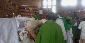 CELEBRATION DE LA JOURNEE MONDIALE DES PAUVRES AU NIVEAU DIOCESAIN A KIGARAMA