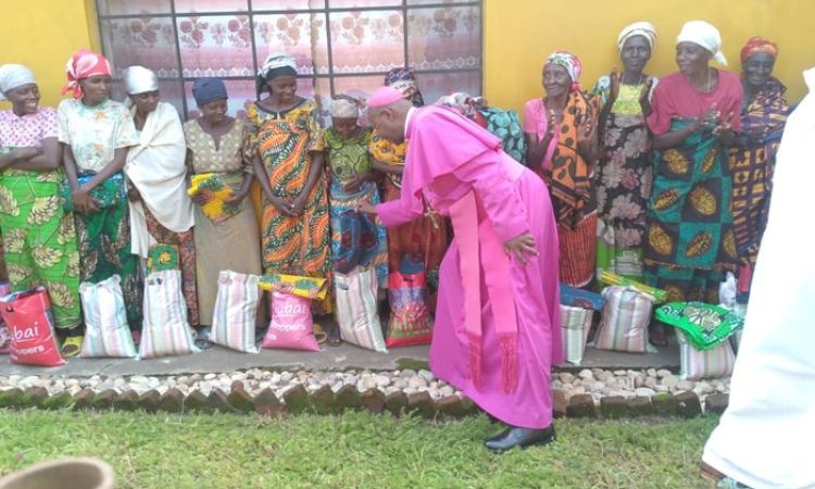 CELEBRATION DE LA JOURNEE MONDIALE DES PAUVRES DANS LA PAROISSE MINAGO