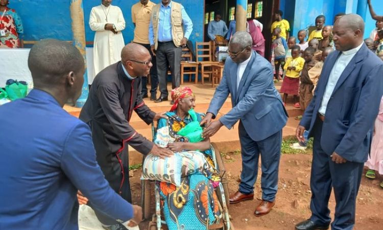CELEBRATION DE LA JOURNEE MONDIALE DES PAUVRES DANS LA PAROISSE MUKENKE