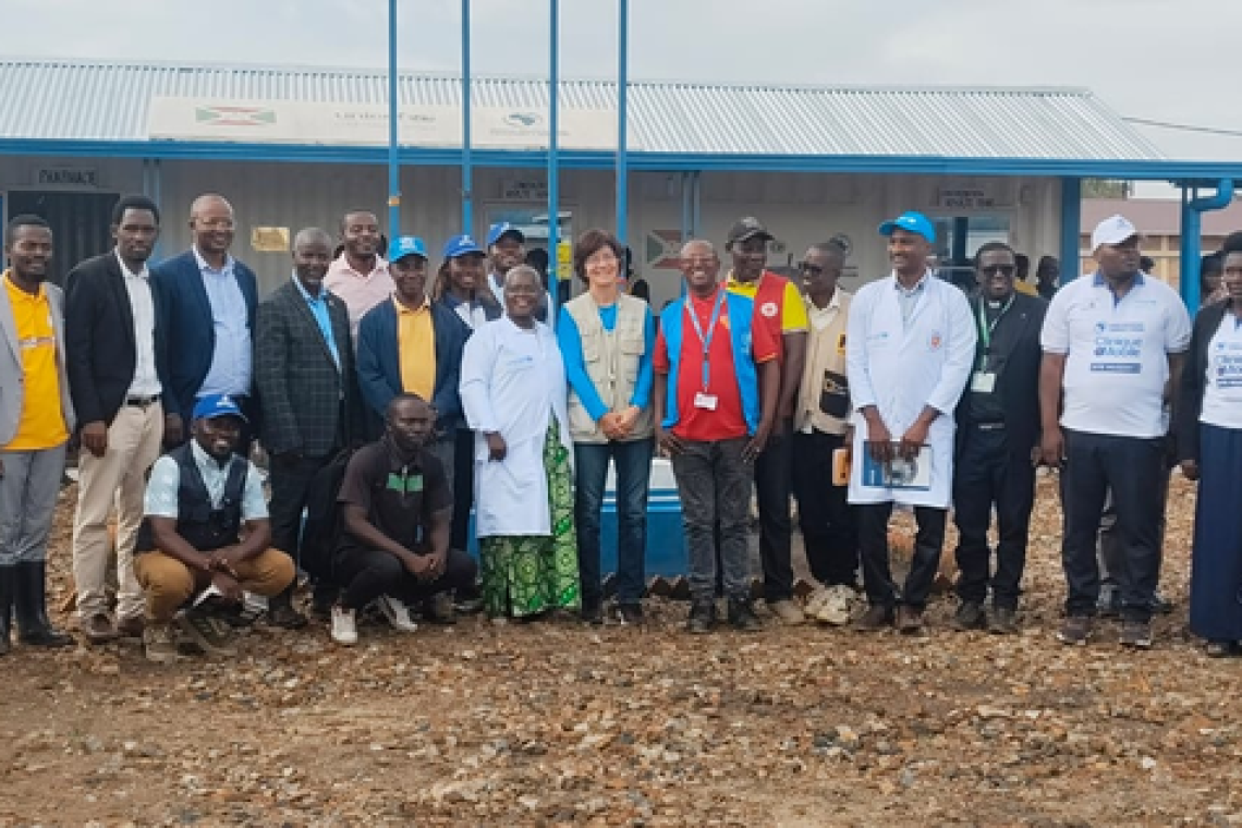 RUTANA : LA MINISTRE DE LA SANTE PUBLIQUE EN VISITE AUX REFUGIES DE MUSENYI EN PROVINCE BURUNGA