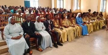 ECOLE PARAMÉDICALE NOTRE DAME DE L'ESPÉRANCE DECERNE DES DIPLÔMES AUX  LAURÉATS ÉDITION 2024-2025