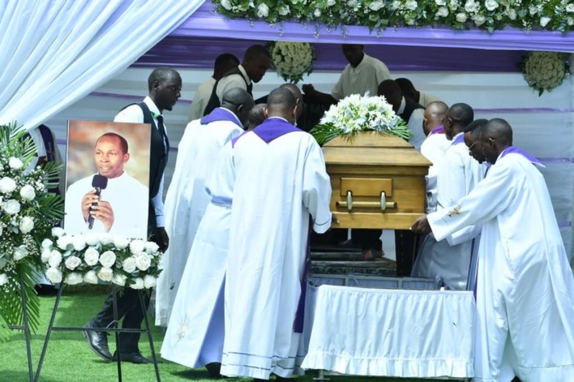 LE PERE AMAND KANA A REJOINT SON SEIGNEUR.  EN COMMUNION DE SOUFFRANCE, D’ACTION DE GRACES  ET D’ESPERANCE