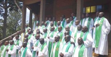 RETRAITE DES PRETRES DE RUYIGI : « SOYEZ PARFAITS COMME VOTRE PERE CELESTE EST PARFAIT » (Mt 5,48)