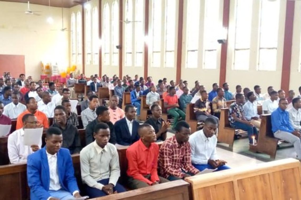 GRAND SÉMINAIRE DE BUJUMBURA : CELEBRATION DE LA PRESENTATION DE JESUS AU TEMPLE