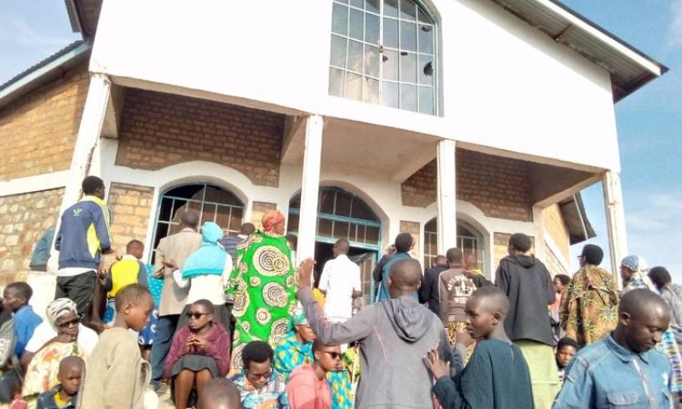 RETOUR DE LA CROIX DIOCÉSAINE AU SANCTUAIRE MARIAL DU DIOCÈSE RUTANA