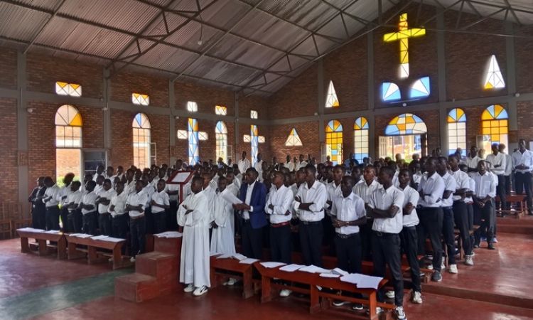 CELEBRATION DE LA FETE DE LA MAISON  AU PETIT SEMINAIRE SAINT PIERRE APOTRE DE MIKA