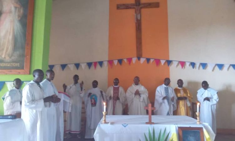 LA SUCCURSALE DE NYAMIYAGA CÉLÈBRE LA DIVINE MISÉRICORDE