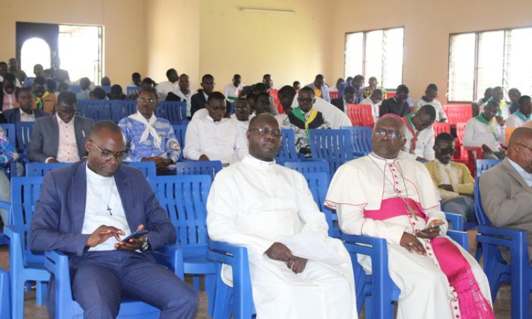 CLOTURE DES ACTIVITES DES  M.A.C. ET DES G.S. AU GRAND SEMINAIRE JEAN-PAUL II DE  GITEGA