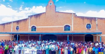 PAROISSE CANKUZO CLOTURE AVEC FERVEUR LE MOIS MARIAL