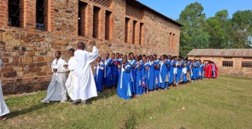 LES CHORISTES AU SERVICE DU SACRE COEUR DE JESUS