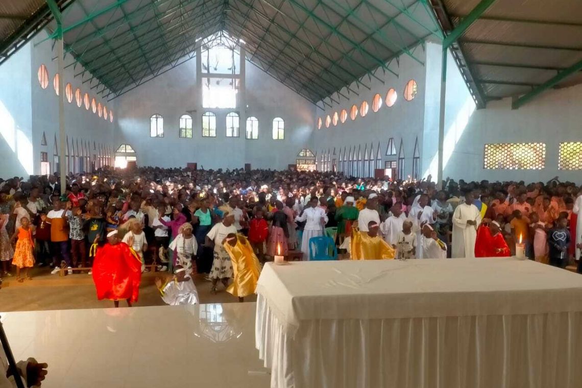 DES CONSACRÉS KENYANS EN MISSION AUPRES DES JEUNES DE LA PAROISSE CENDAJURU