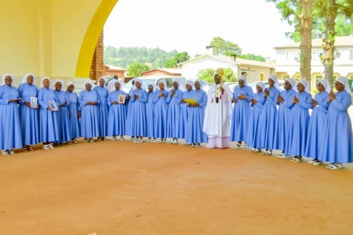 ENCORE UN CADEAU POUR L’EGLISE AU BURUNDI A TRAVERS L’INSTITUT DES SŒURS BENE-BERNADETA !
