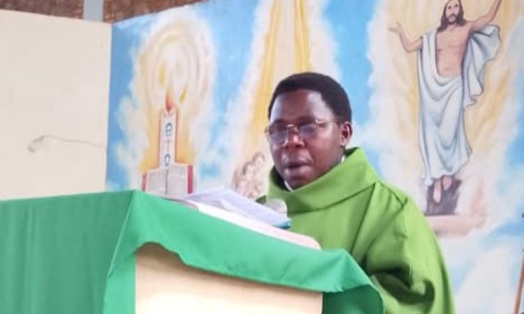 CLOTURE DE DEUX MOIS DEDIES A LA VOCATION DANS LA PAROISSE KIGUHU