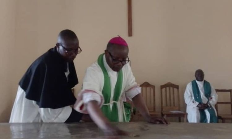 BENEDICTION DE LA NOUVELLE EGLISE DE LA SUCCURSALE GITIBU